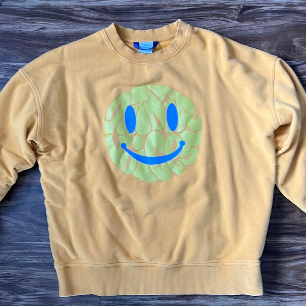 Outdoor Voices Graphic Crew Neck Yellow Smiley size XS